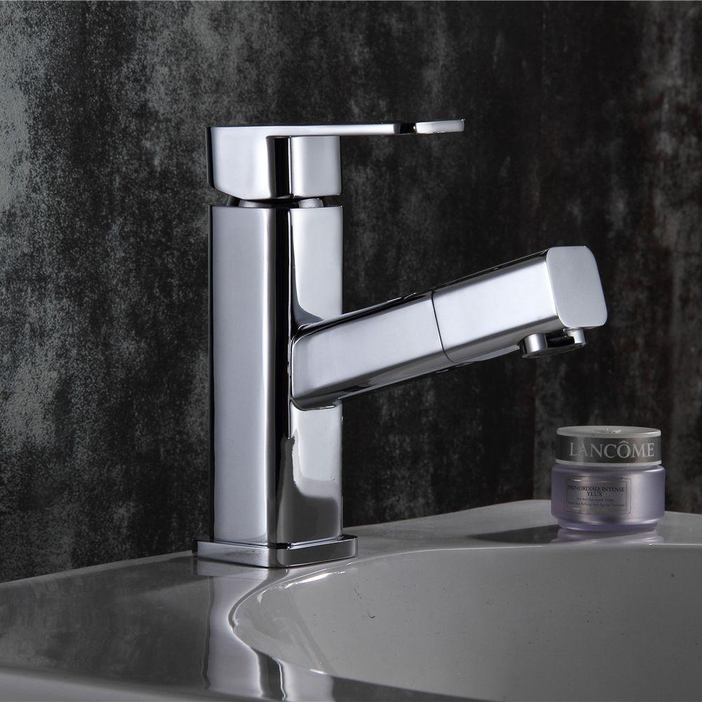 Eckiger Wasserhahn mit ausziehbarem Schlauch