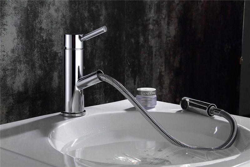 Eckiger Wasserhahn mit ausziehbarem Schlauch