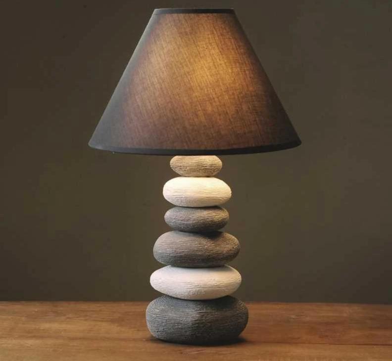Stonia – Moderne Tischleuchte im Stein-Design